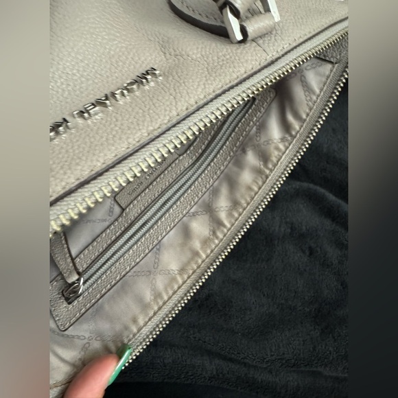 Michael Kors elephant grey pebbled Leather Handbag - Picture 11 of 11